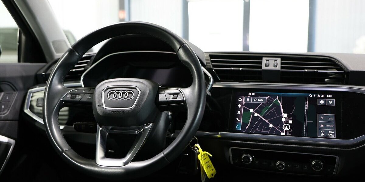 Audi Q3 1.5 TFSI BUSINESS / LED, VIRTUAL-COCKPIT+NAVI 94.000 km 24.777 &euro; Hamm 59077