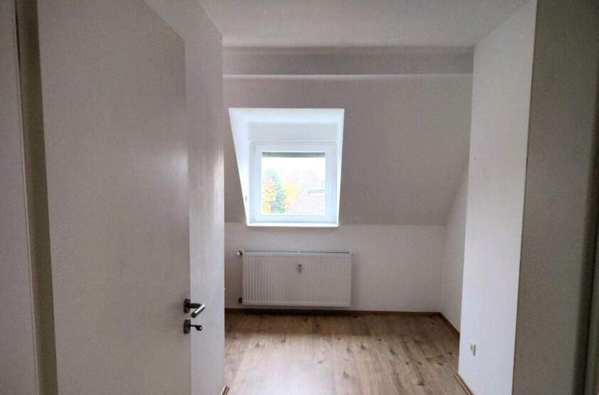3,5-Zimmer-Dachgeschosswohnung in HammHerringen - Vermietet und top-modernisiert 3 zimmer