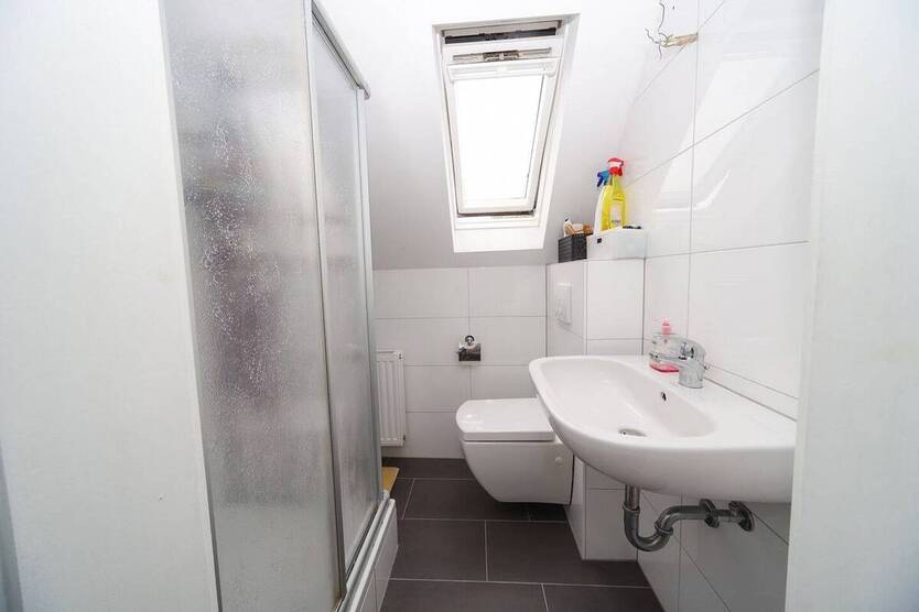 Zwei Wohneinheiten, eine Oase - Ihr neues Zuhause in entspannter Lage 8 zimmer