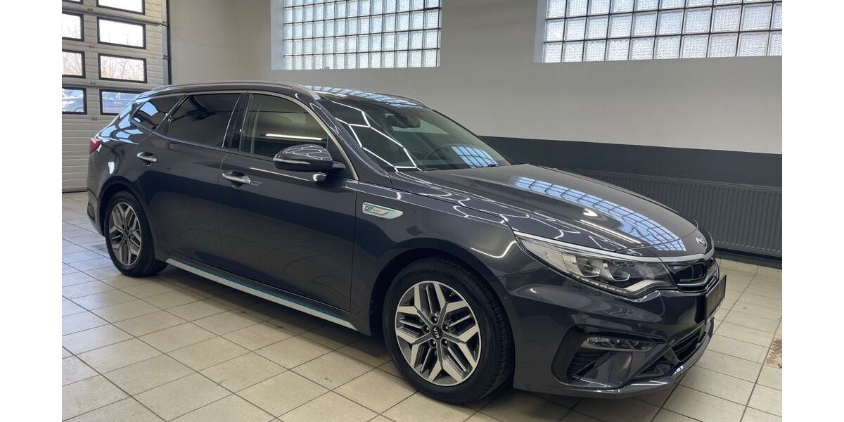 Kia Optima 147.033 km 12.500 &euro; Kamen 59174