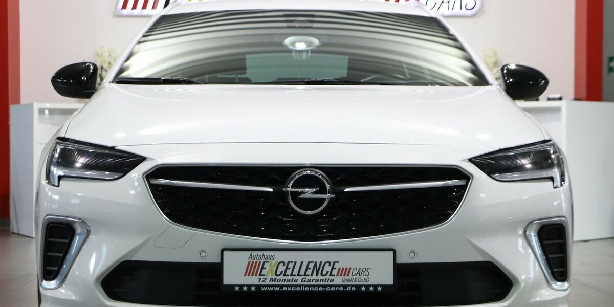Opel Insignia 2.0 ST 4x4 OPC-LINE GSI WHITE / VC+HUD 140.000 km 18.888 &euro; Hamm 59077