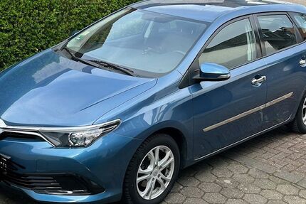 Toyota Auris 49.800 km 9.850 &euro; Lünen 44536
