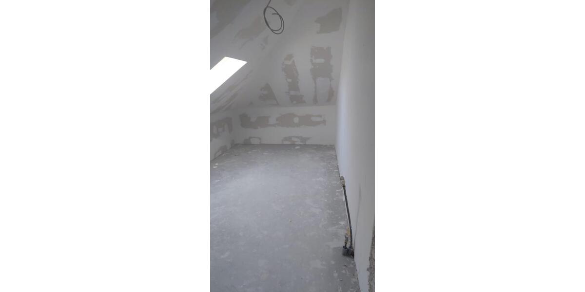 Dachgeschoßwohnung Beckum - 7 Zimmer, 120 m&sup2;, 150.000&euro; | Angebot:26412234