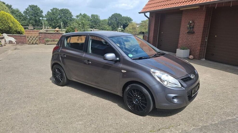 i20