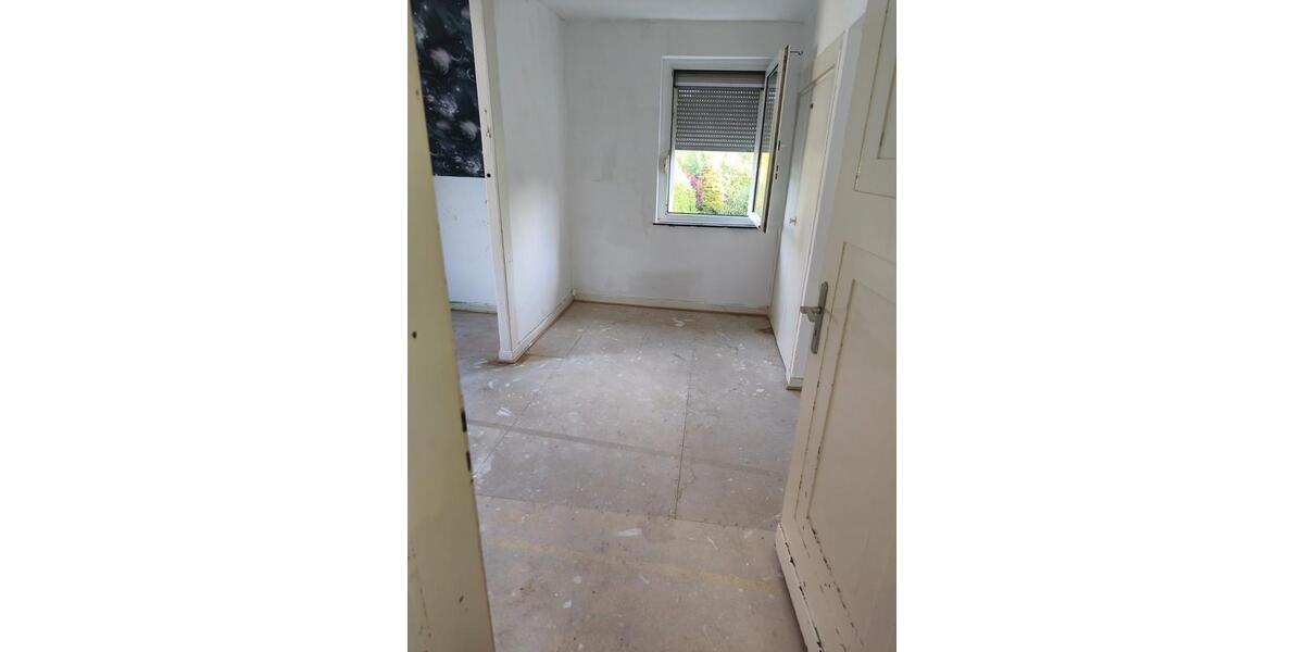 Einfamilienhaus Menden (Sauerland) - 7 Zimmer, 156 m&sup2;, 215.000&euro; | Angebot:27426515