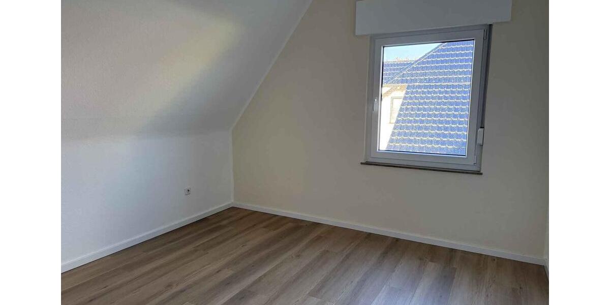 Freistehendes Einfamilienhaus mit Garten & Doppelgarage in Westtünnen! 4.5 zimmer