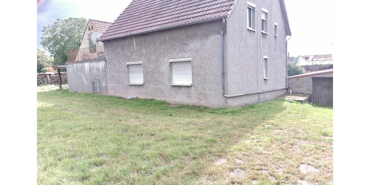 Resthofstelle mit großzügigen Nebengebäuden in Ortsrandlage 5 zimmer