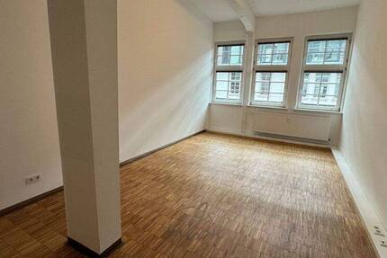 PROVISIONSFREI: Start-Up Büro mit 40 m² in alter Schokoladenfabrik mit getrennten WC´s