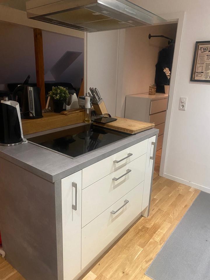 Humboldstr 65: Komfortable DG Wohnung ab 01.01.26 zu vermieten zimmer
