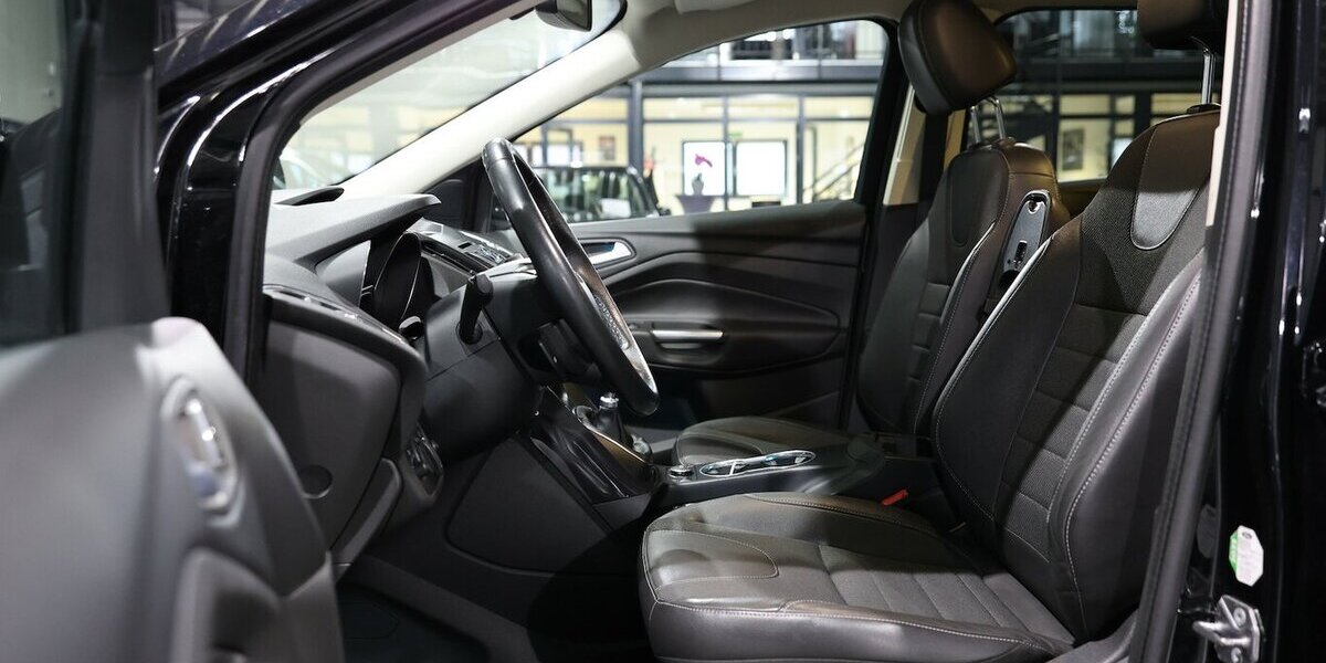 Ford Kuga 2.0 TDCI 4x4 TITANIUM / LEDER / NAVI+ 90.000 km 13.711 &euro; Hamm 59077