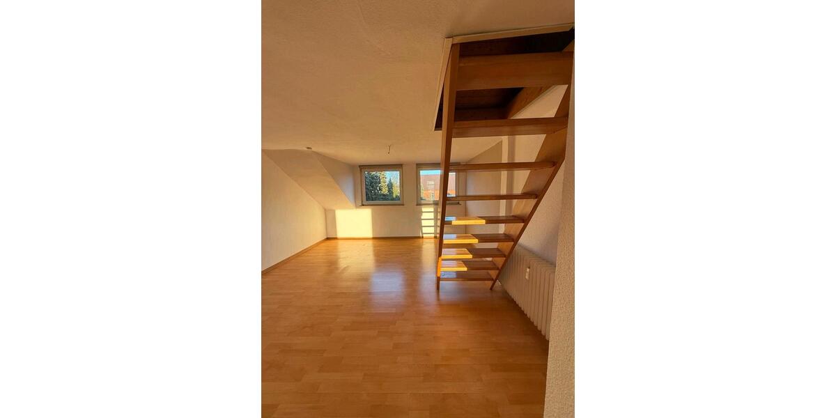 Gepflegte und moderne Mietwohnung im 3-FH in zentraler Lage 2.5 zimmer