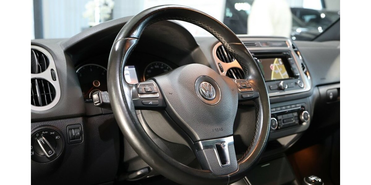 VW Tiguan 2.0 TDI LIFE-PLUS 1.HAND, PANORAMA, XENON 90.000 km 13.777 &euro; Hamm 59077