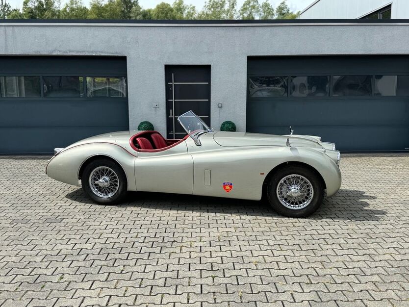 Jaguar XK 83.647 km 85.000 € Münster 48161