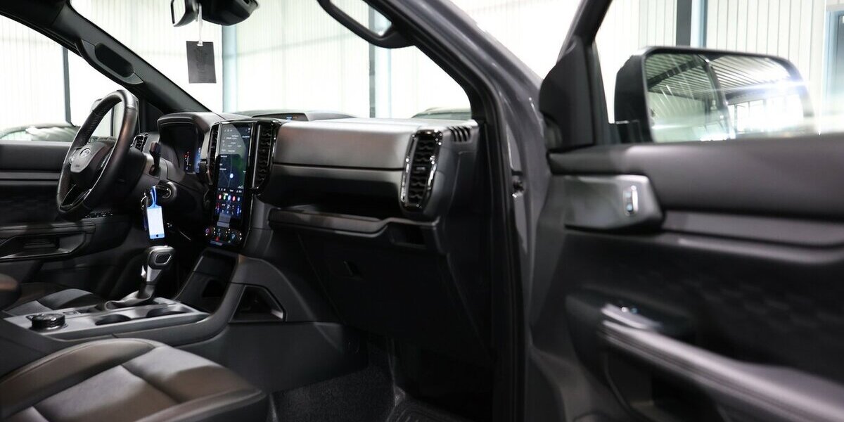Ford Ranger 2.0 EB DK e-4WD TREMOR ROLLO,AHK,CONQUER 55.000 km 40.991 &euro; Hamm 59077