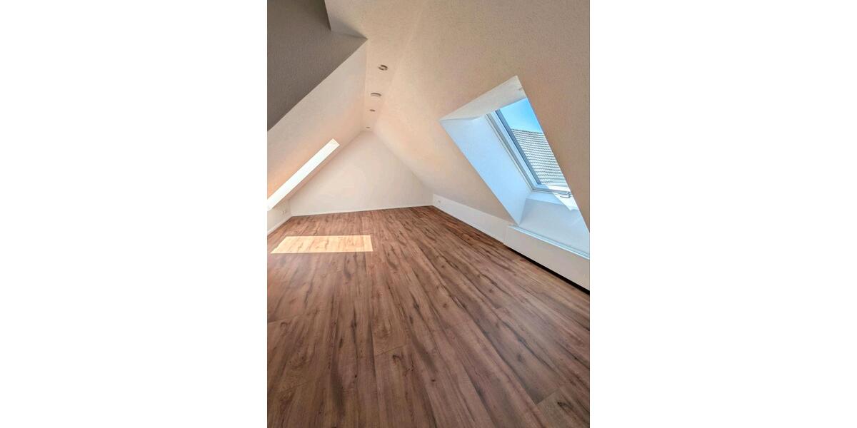 Dachgeschoßwohnung Soest - 4 Zimmer, 100 m&sup2;, 1.450&euro; | Angebot:26326070