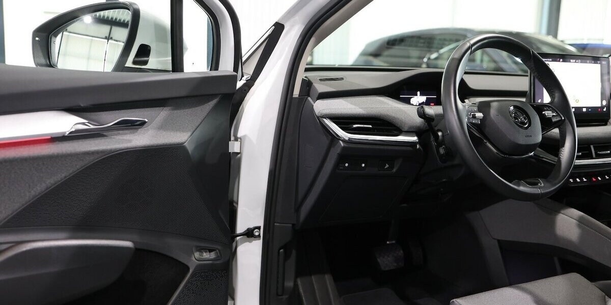 Skoda Enyaq IV 80 LOFT SPORT WHITE / WÄRMEPUMPE / 63.000 km 29.666 &euro; Hamm 59077