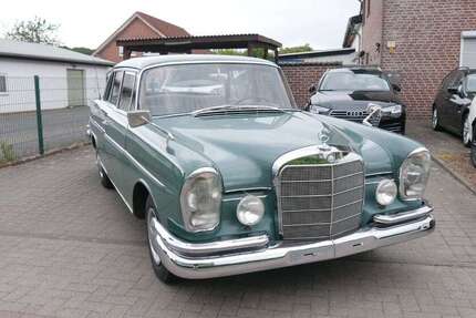 Mercedes 220