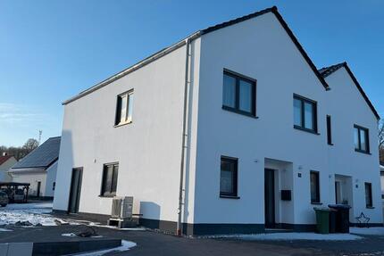 Exklusive Neubau-Doppelhaushälfte mit Garten in Ense 4 zimmer