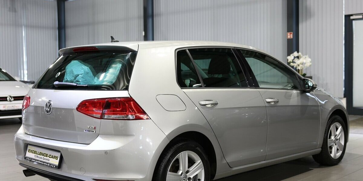VW Golf VII 1.6 TDI Comfortline COMPOSITION-COLOUR 143.000 km 11.555 &euro; Hamm 59077