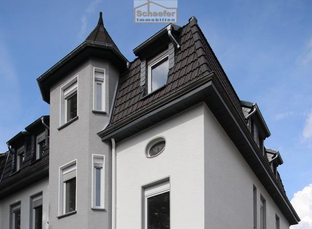 Nähe Bahnhof: DG- Altbauwohnung mit Charme! 4 zimmer