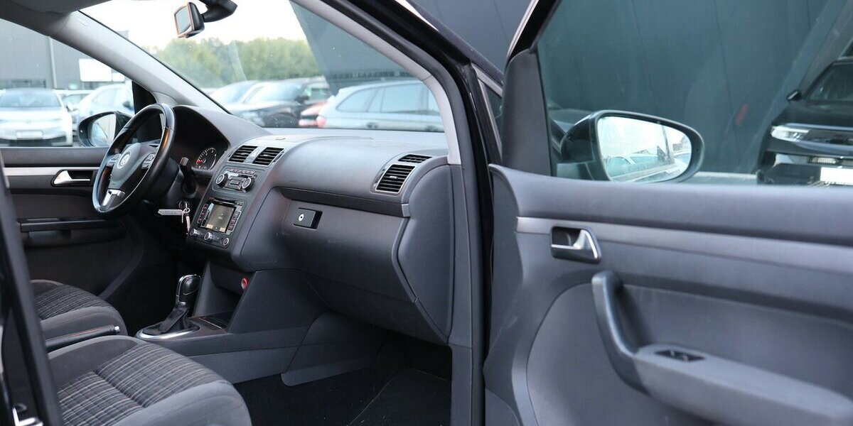VW Touran CROSS 2.0 TDI DSG FAMILY / BI-XENON 260.000 km 5.902 &euro; Hamm 59077