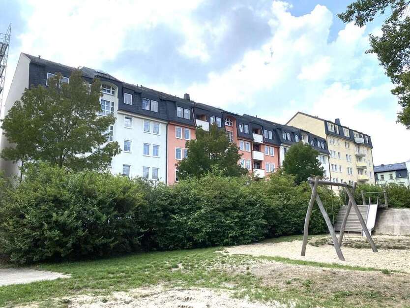 Wohnung zum Kaufen in Plauen 52.400 € 61.63 m²