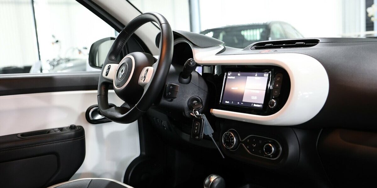 Renault Twingo INTENS ELECTRIC SPURHALTE, LEDER, KAMERA 12.000 km 12.444 &euro; Hamm 59077