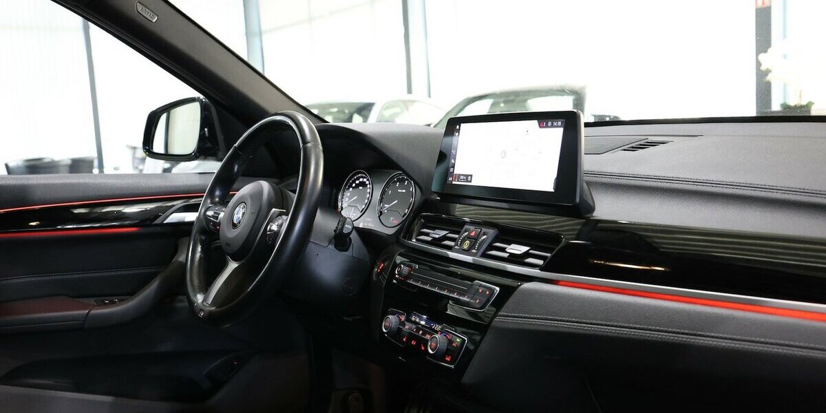 BMW X1 xDrive 20d M-SPORT SHADOW PANORAMA, LED 113.000 km 27.555 &euro; Hamm 59077