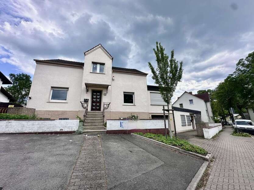 Haus zum Kaufen in Menden (Sauerland), 429.000 € 241.6 m²