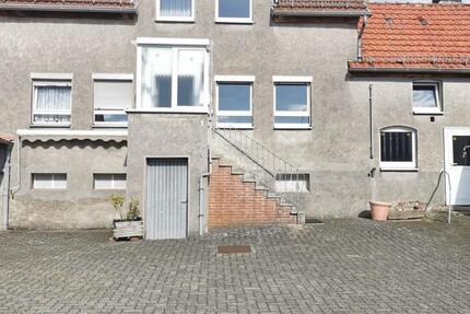 Resthofstelle mit großzügigen Nebengebäuden in Ortsrandlage 5 zimmer