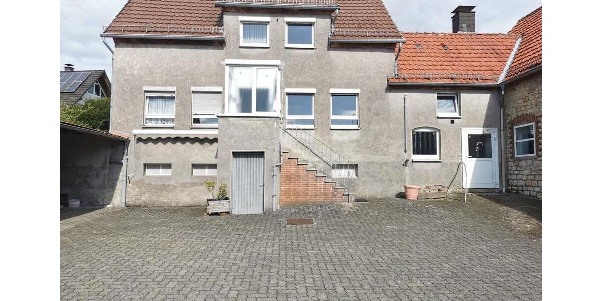 Resthofstelle mit großzügigen Nebengebäuden in Ortsrandlage zimmer