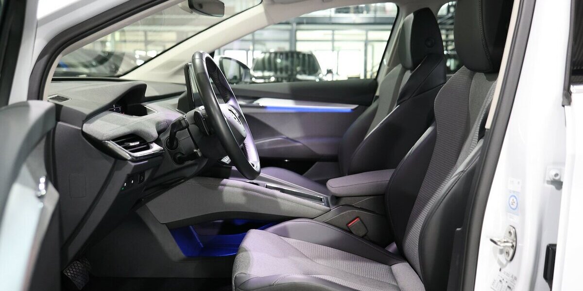 Skoda Enyaq IV 80 LOFT 94,8% / LEDER, AHK, WÄRMEPUMPE 127.000 km 26.991 &euro; Hamm 59077