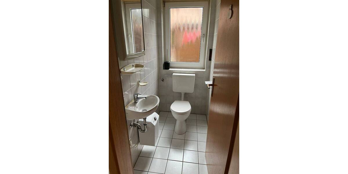 gepflegte Doppelhaushälfte mit großer Terrasse und schönem Garten - perfekt für eine größere Familie 7 zimmer