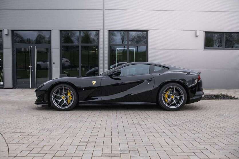 812