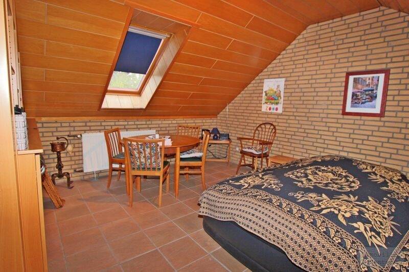 360 Grad: Top- gepflegtes Haus mit Bauland im Wert von 111.000 € 8 zimmer
