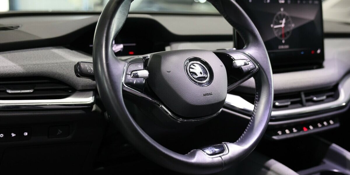 Skoda Enyaq IV 80 LOFT / LEDER, MATRIX-LED, WÄRMEPUMPE 99.000 km 29.444 &euro; Hamm 59077