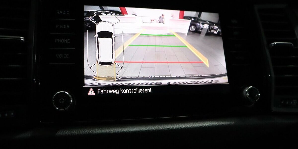 Skoda Kodiaq 1.5 TSI DSG SPORTLINE BLACK / PANORAMA / 120.000 km 25.444 &euro; Hamm 59077