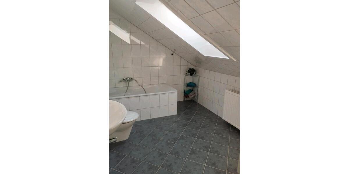 Dachgeschoßwohnung Hamm Bockum - 2 Zimmer, 40 m&sup2;, 400&euro; | Angebot:25439124