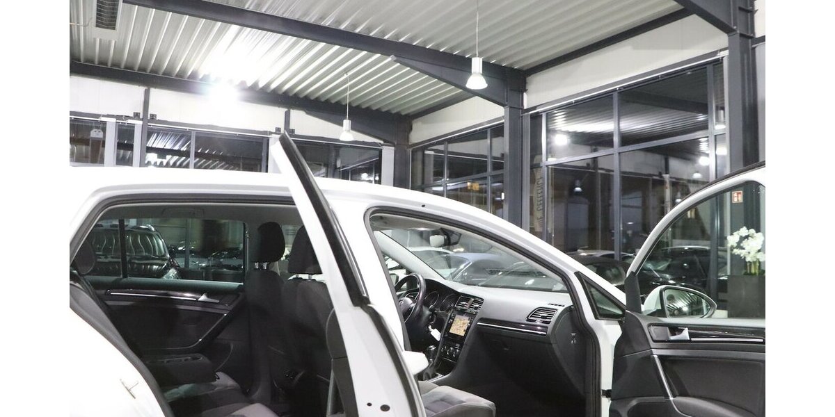 VW Golf VII 1.5 TSI HIGHLINE R-LINE SPORT BLACK LED 192.000 km 12.444 &euro; Hamm 59077