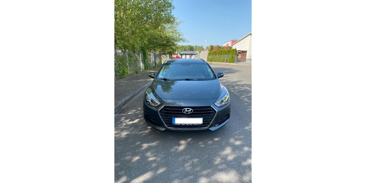 Hyundai i40 112.921 km 9.900 &euro; Lünen 44534