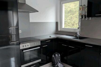 2 Zimmer Wohnung mit Einbauküche zimmer