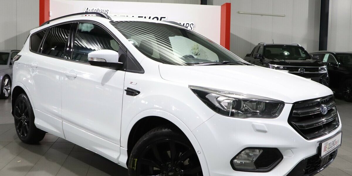 Ford Kuga ST-LINE SPORT WHITE & BLACK / XENON, LEDER 127.000 km 14.444 &euro; Hamm 59077