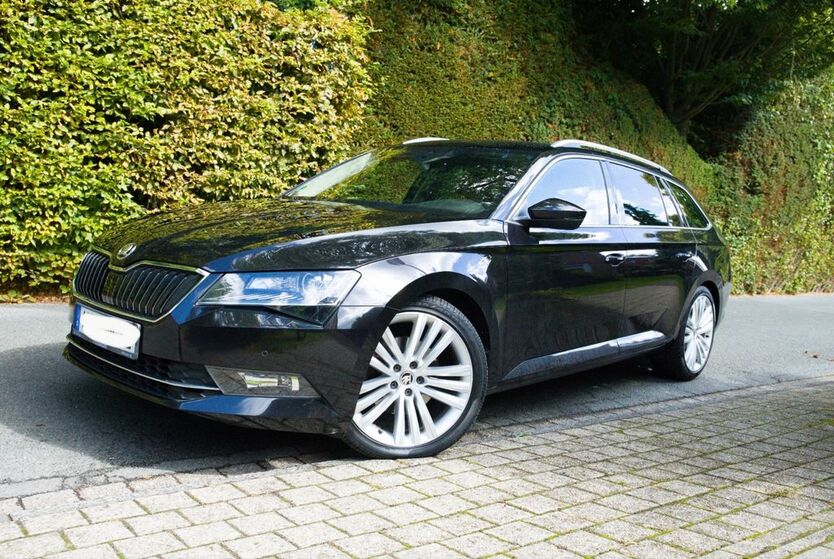 Skoda Superb 159.000 km 16.290 € Münster 48161