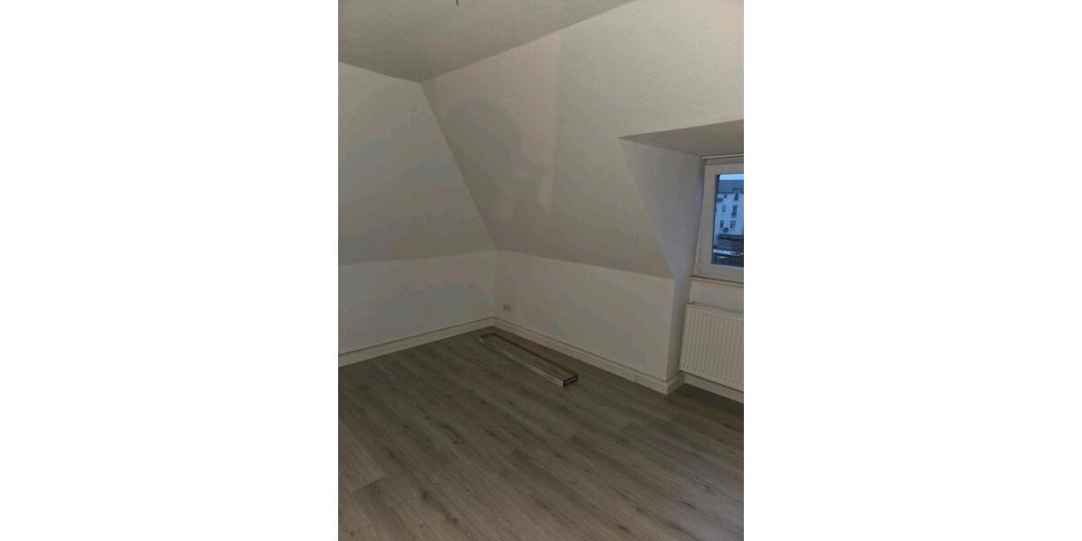 35 Zimmer 60qm Dachgeschoss Wohnung 3 zimmer