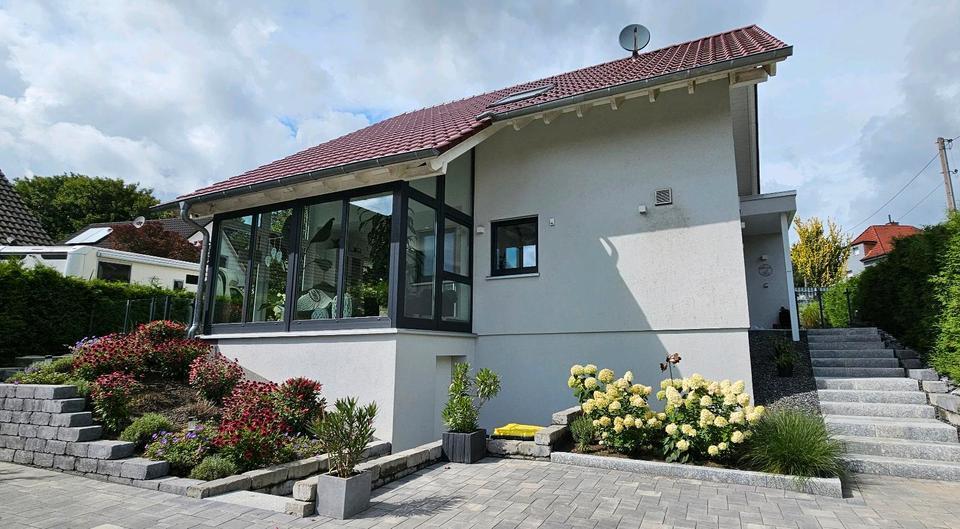 Modernes energieeffizentes Einfamilienhaus zu verkaufen
