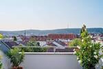 Über den Dächern der Stadt: Außergewöhnliche DG-Wohnung mit Terrasse und Blick über Stuttgart
