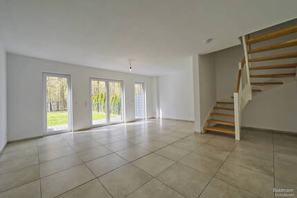 BEFRISTET bis 1226: Reihenmittelhaus mit Havelblick, Carport und Garten.