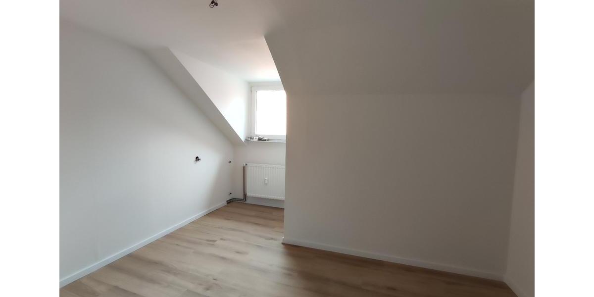 Dachgeschoßwohnung Lünen - 4 Zimmer, 109 m&sup2;, 1.140&euro; | Angebot:26249900