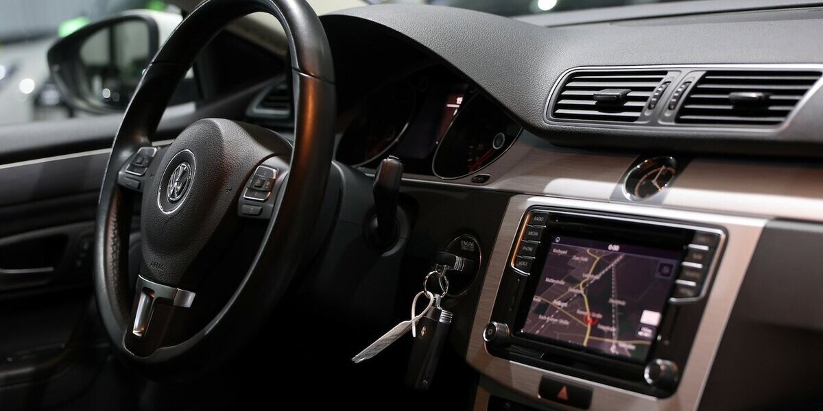 VW CC 1.4 TSI DSG SPORTLINE WHITE / XENON / NAVI+ 92.000 km 15.991 &euro; Hamm 59077