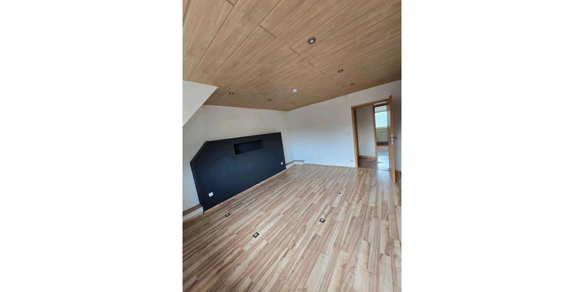 Dachgeschoßwohnung Hamm Daberg - 3.5 Zimmer, 65 m&sup2;, 430&euro; | Angebot:25395146